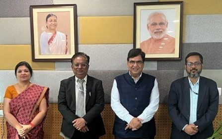 DG, SCOPE visited Shri Surinder Kumar Gupta, CMD, MSTC Limited in the presence of Shri Subrata Sarkar, Director (Finance), MSTC and Smt. Bhanu Kumar, Director (Commercial), MSTC and held various discussions.